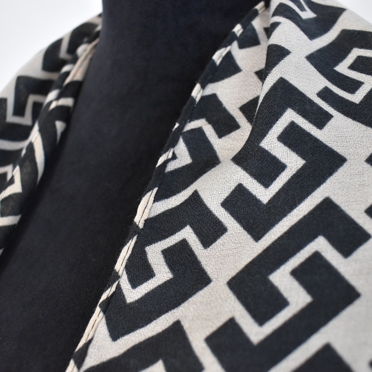 Sjal Geometrisk SVART/BEIGE