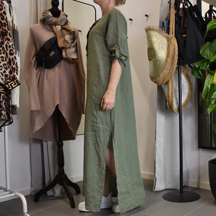 Lång linneklänning med fickor KAKI