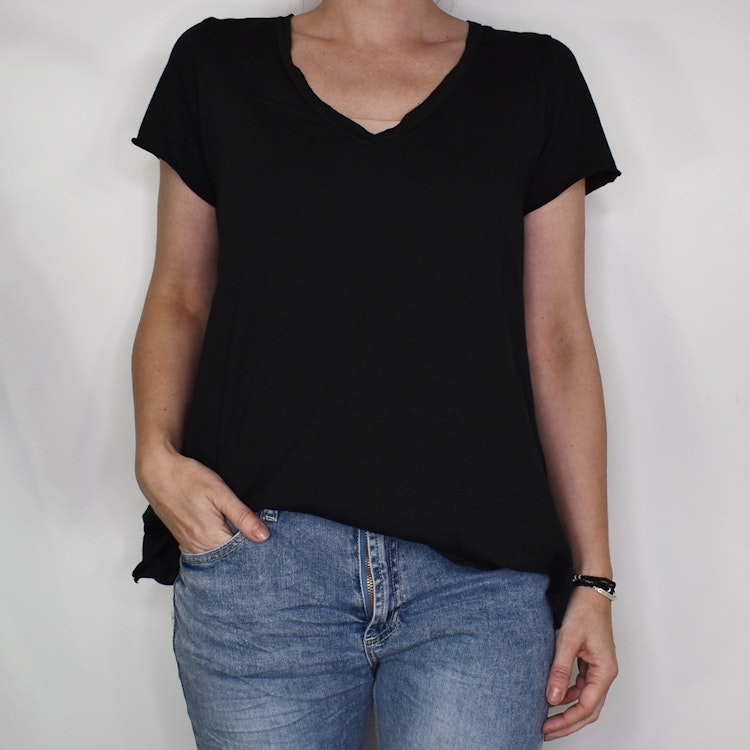 T-shirt Tuva SVART - Mix By Heart