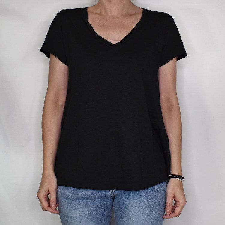 T-shirt Tuva SVART - Mix By Heart
