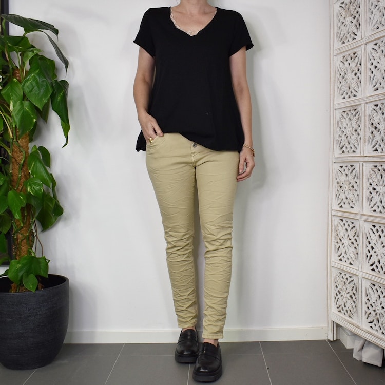 T-shirt Tuva SVART - Mix By Heart