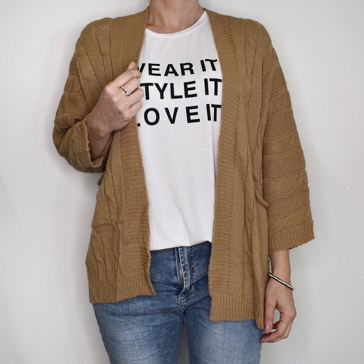 Kort Kabelstickad Cardigan CAMEL