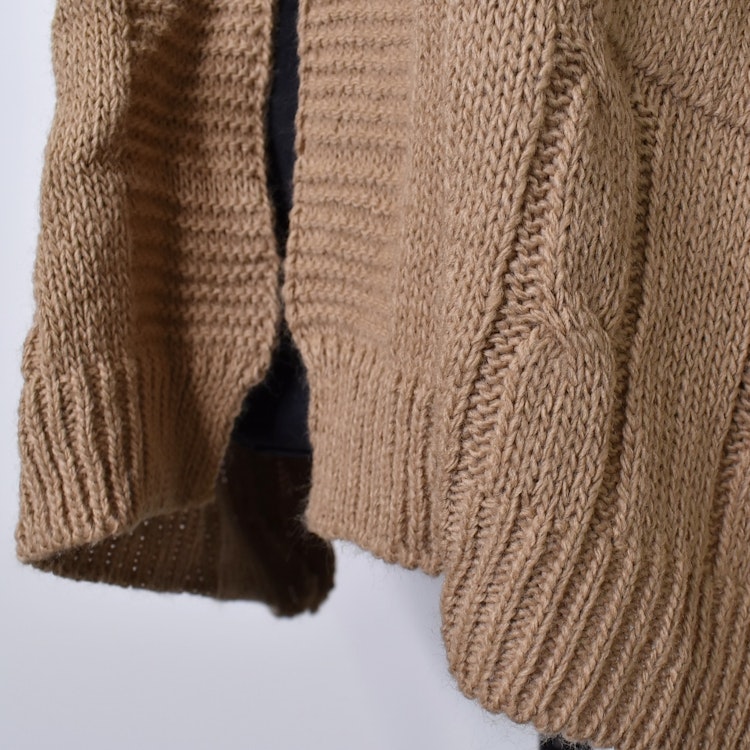 Kort Kabelstickad Cardigan CAMEL