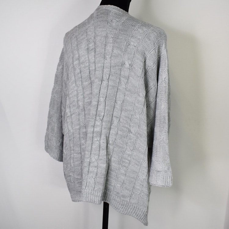 Kort Kabelstickad Cardigan LJUSGRÅ
