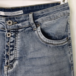 Jeans med knappar LJUS BLÅ - Newplay