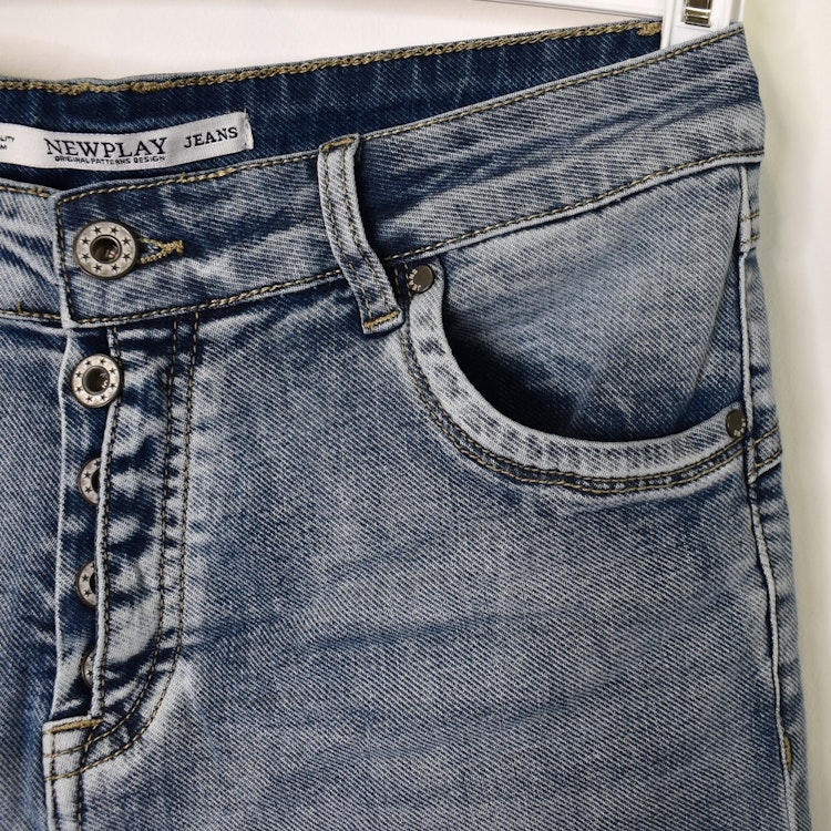 Jeans med knappar LJUS BLÅ - Newplay