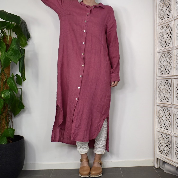 Lång skjortklänning i linne FUSCHIA