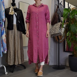 Lång skjortklänning i linne FUSCHIA