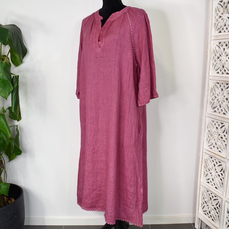 Linneklänning med spets FUSCHIA