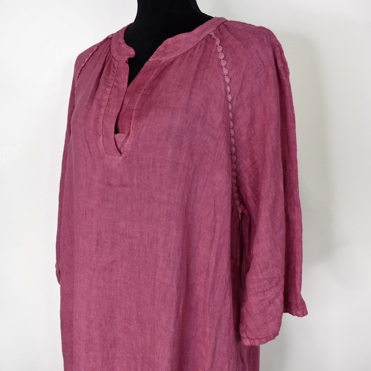 Linneklänning med spets FUSCHIA