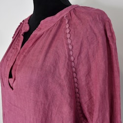 Linneklänning med spets FUSCHIA