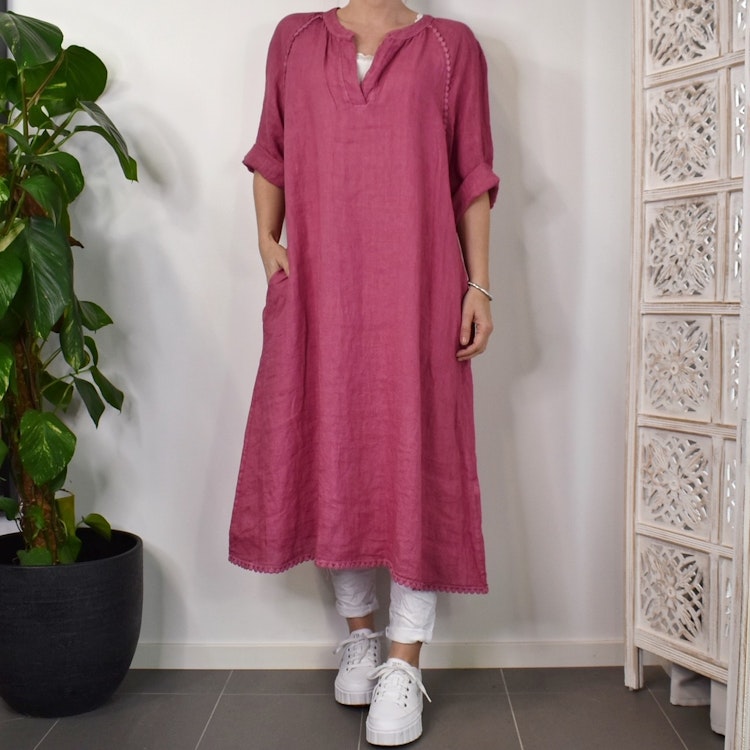 Linneklänning med spets FUSCHIA