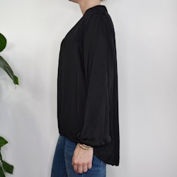 Blus Tyra SVART - Nowomanslabel