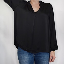 Blus Tyra SVART - Nowomanslabel