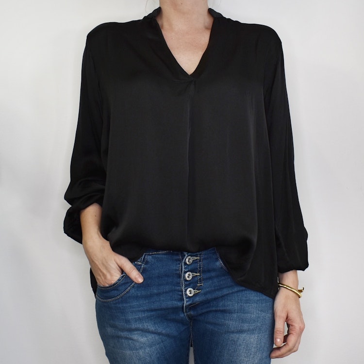 Blus Tyra SVART - Nowomanslabel