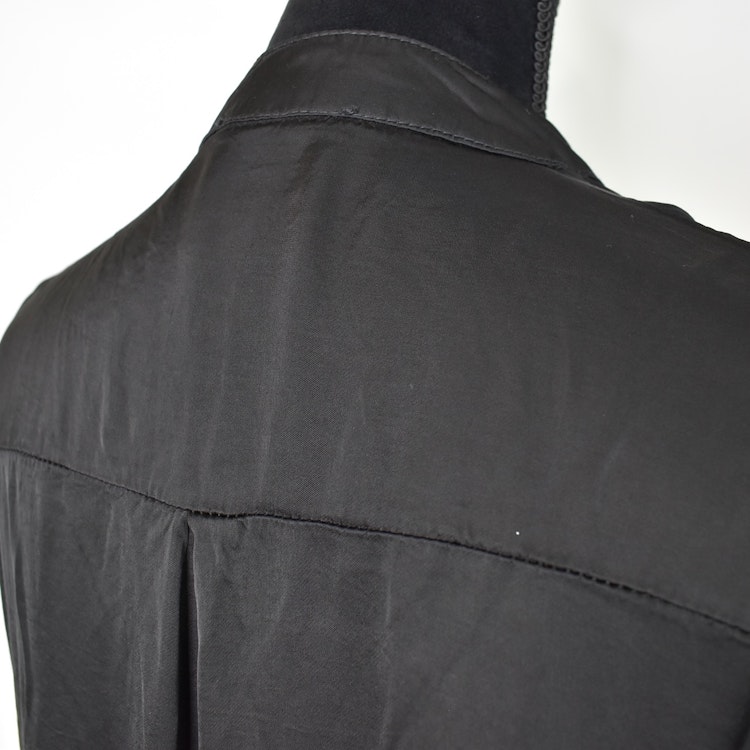 Blus Tyra SVART - Nowomanslabel