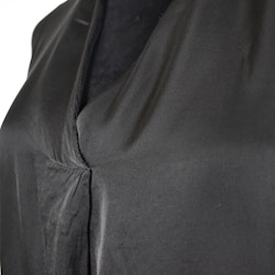Blus Tyra SVART - Nowomanslabel