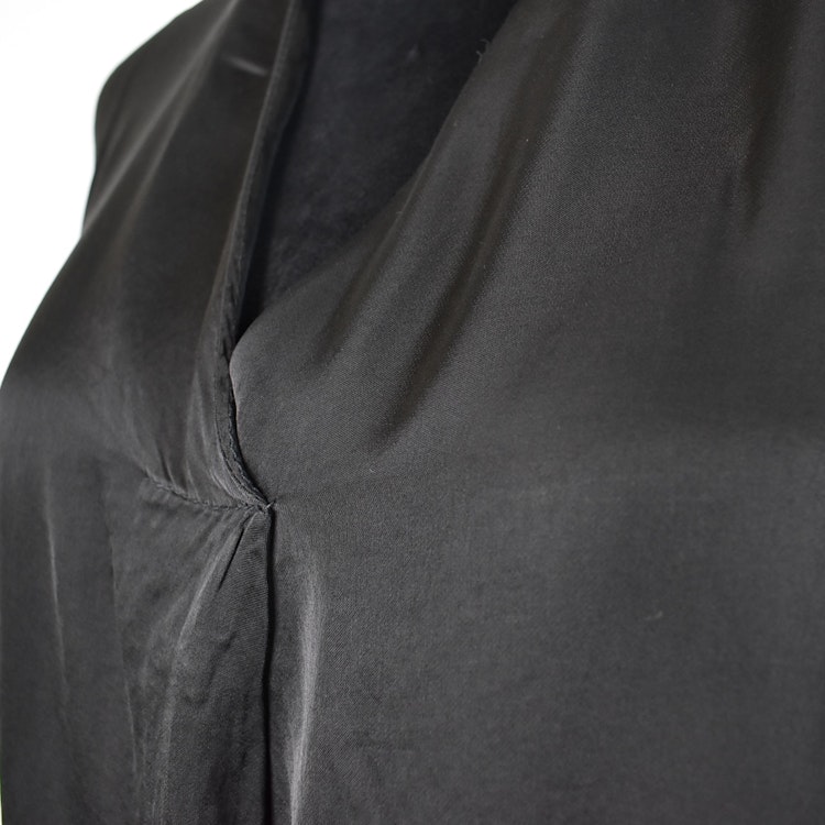Blus Tyra SVART - Nowomanslabel