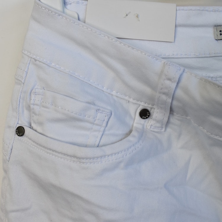 Jeans med knappar VIT - Newplay