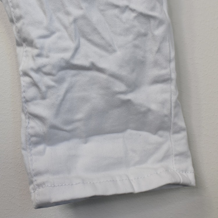 Jeans med knappar VIT - Newplay