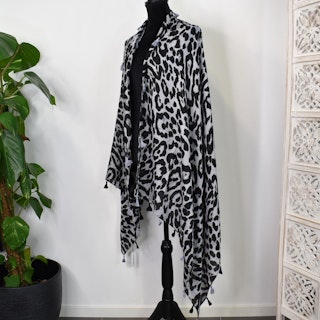 Sjal med Tofsar Leopard GRÅ