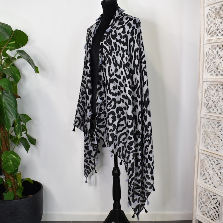 Sjal med Tofsar Leopard GRÅ