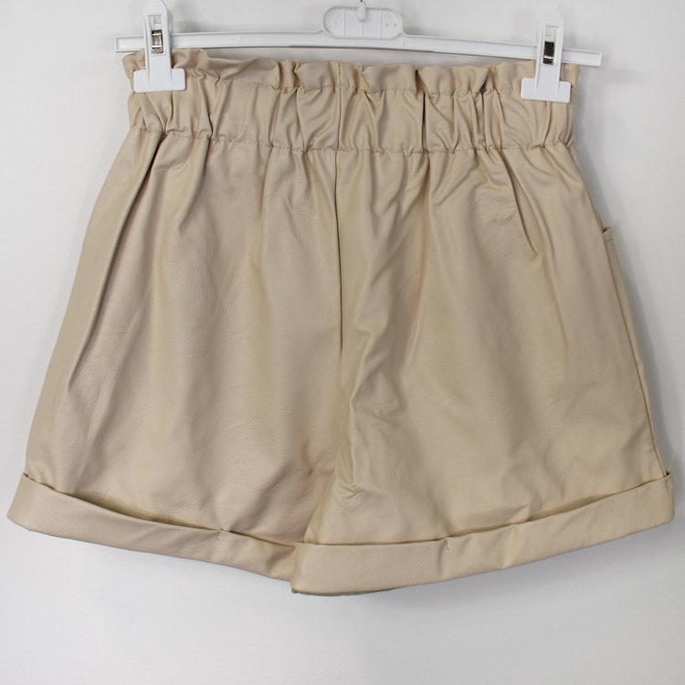Shorts konstskinn BEIGE - d´NADA