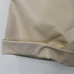 Shorts konstskinn BEIGE - d´NADA