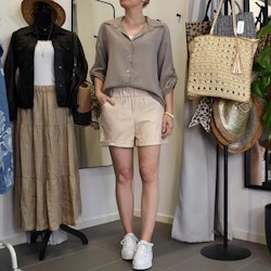 Shorts konstskinn BEIGE - d´NADA