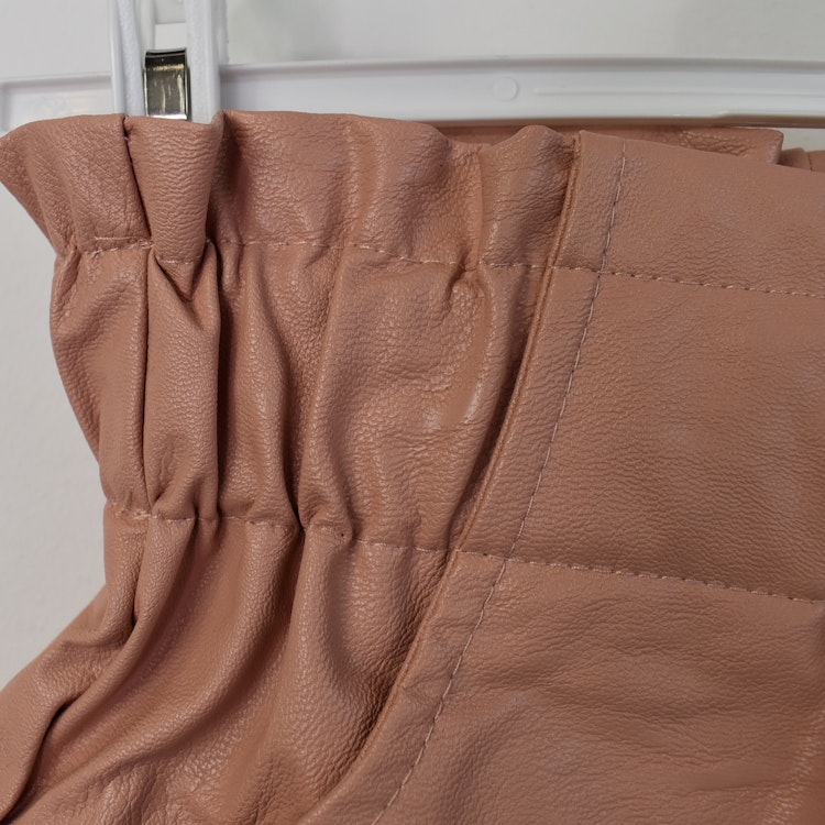 Shorts konstskinn APRIKOS - d´NADA