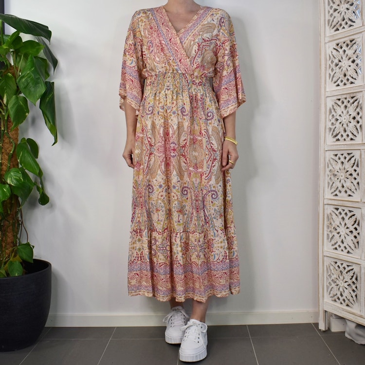 Klänning Isabella MÖNSTRAD BEIGE - Mix By Heart