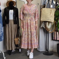 Klänning Isabella MÖNSTRAD BEIGE - Mix By Heart