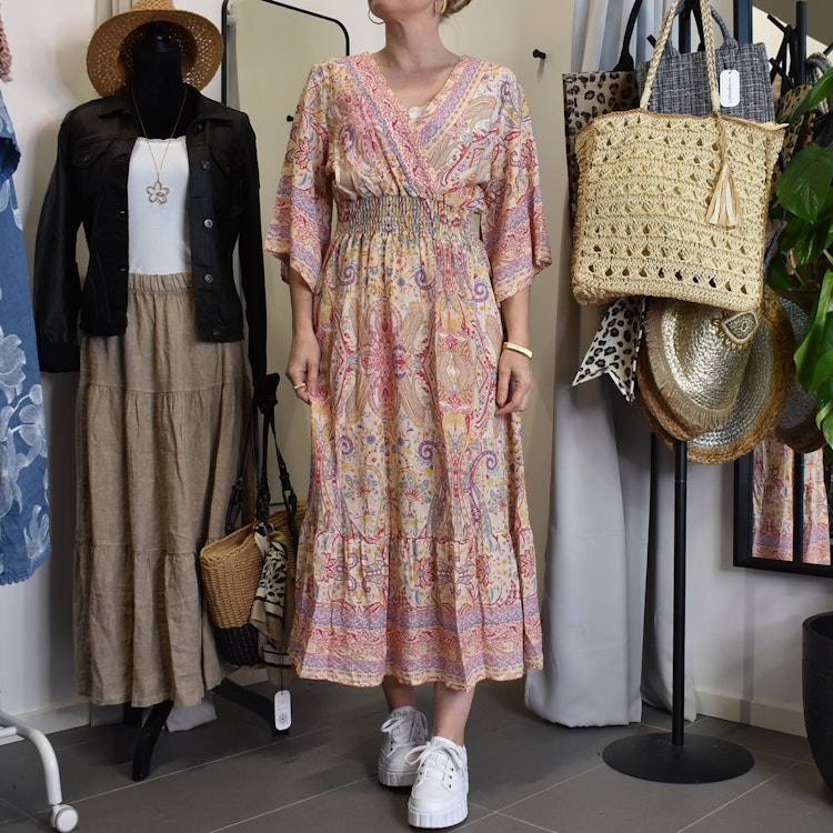Klänning Isabella MÖNSTRAD BEIGE - Mix By Heart