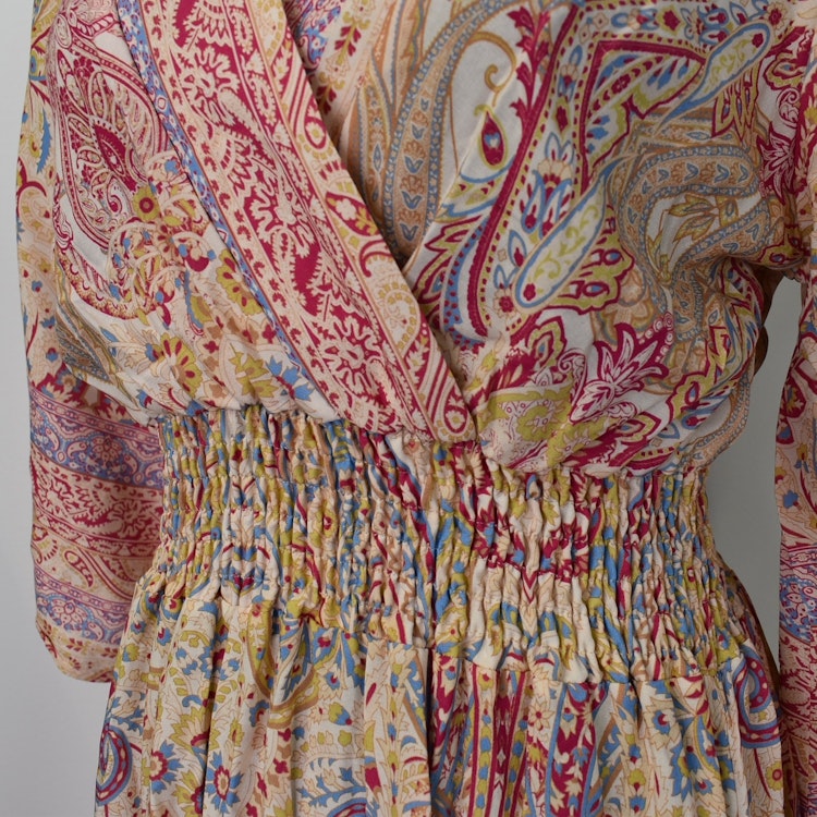 Klänning Isabella MÖNSTRAD BEIGE - Mix By Heart