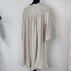 Kort linneklänning med volang BEIGE