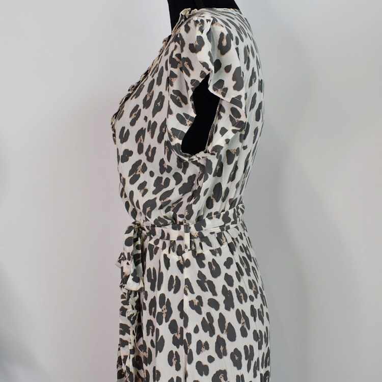 Omlottklänning Leopard CREAM- CoconutMilk by Stajl
