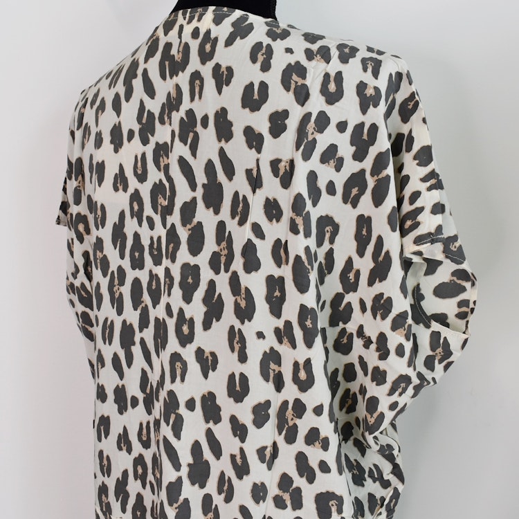 Kaftan Camelia Leopard CREAM - CoconutMilk by Stajl