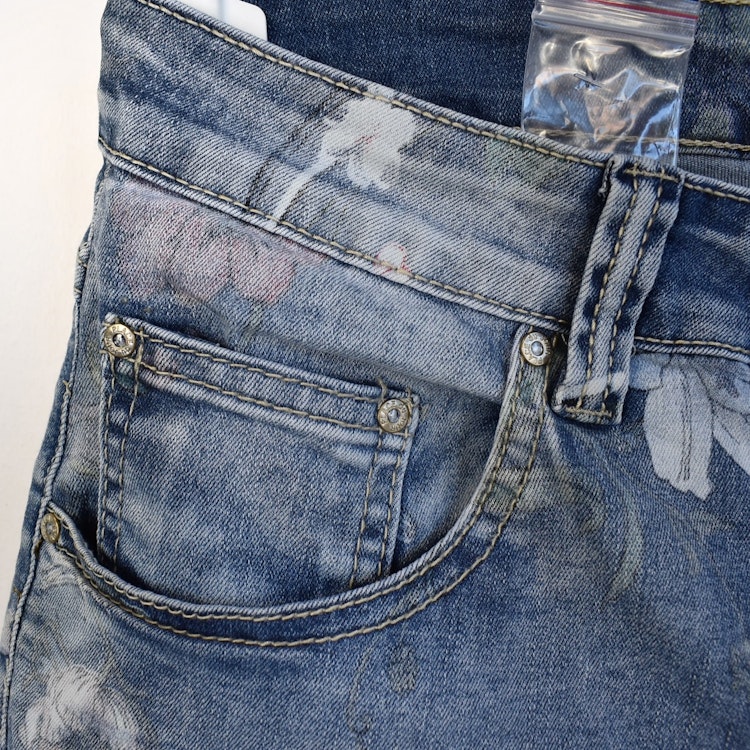 Jeansshorts Blommig LJUS DENIM - Place du Jour
