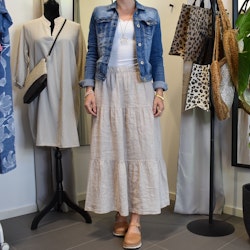 Linnekjol med volanger BEIGE