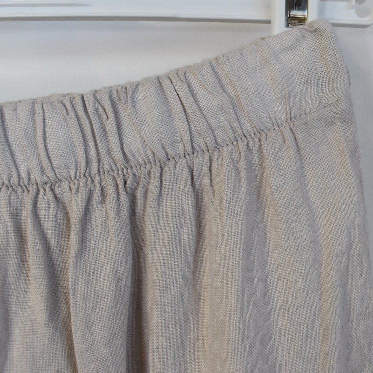 Linnekjol med volanger BEIGE