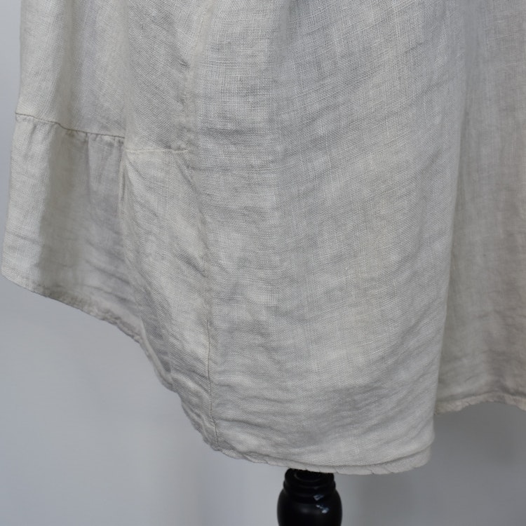 Kort linneskjorta med Volang BEIGE