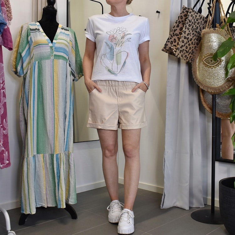 Shorts konstskinn BEIGE - d´NADA