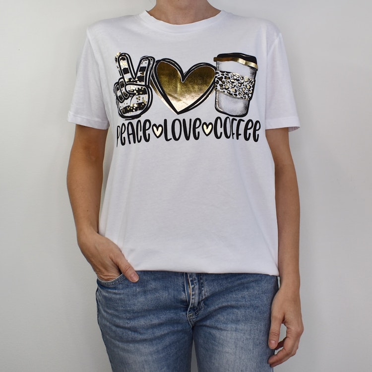 T-shirt Peace, Love & Coffee VIT/GULD