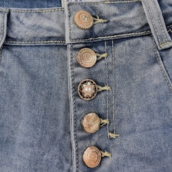 Jeansshorts med dekorativa knappar LJUS DENIM - Place du Jour