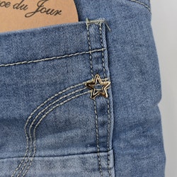 Jeansshorts med dekorativa knappar LJUS DENIM - Place du Jour