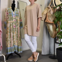 Lång T-shirt Over Sized MÖRKBEIGE