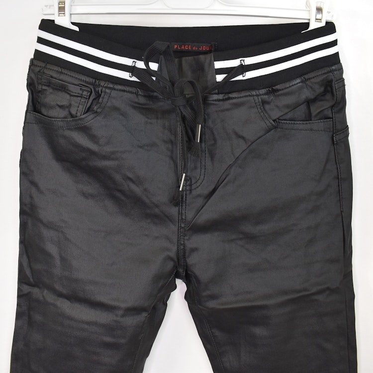 Jeans Vaxade med resårmidja SVART - Place du Jour