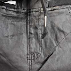 Jeans Vaxade med resårmidja SVART - Place du Jour