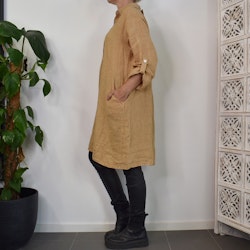 Kort skjortklänning i linne LJUS CAMEL