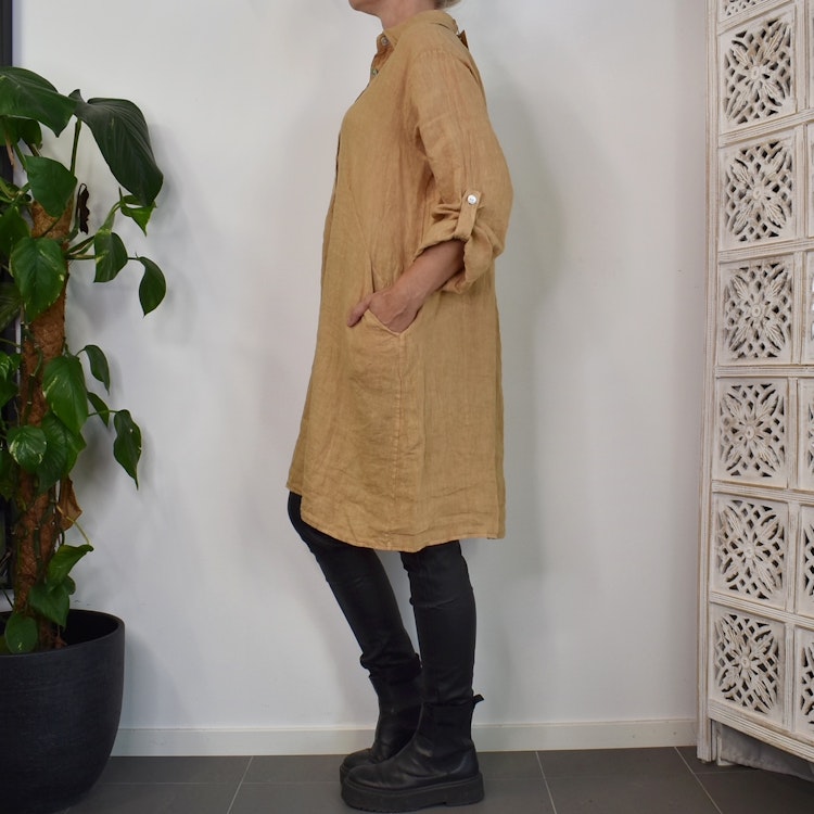 Kort skjortklänning i linne LJUS CAMEL